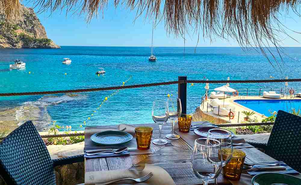 Ristorante con spettacolare vista sul mare